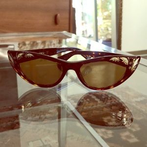 Gucci cat eye sunglasses brand new